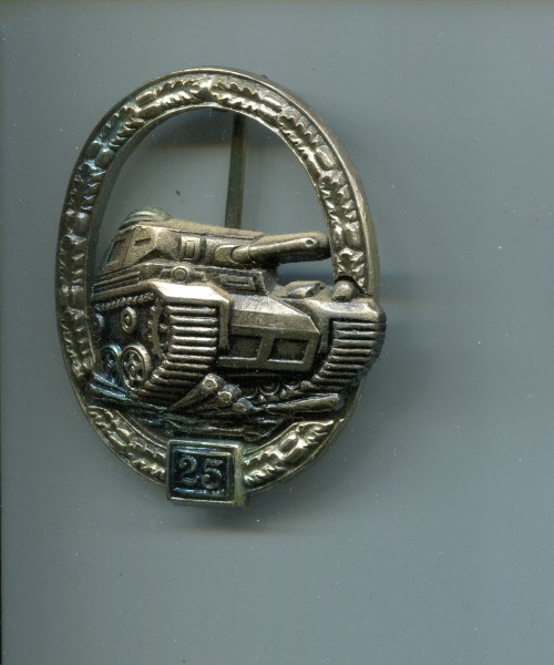 Orden 1939 / 1957 Panzerkampfabzeichen in Silber mit Einsatzzahl 25