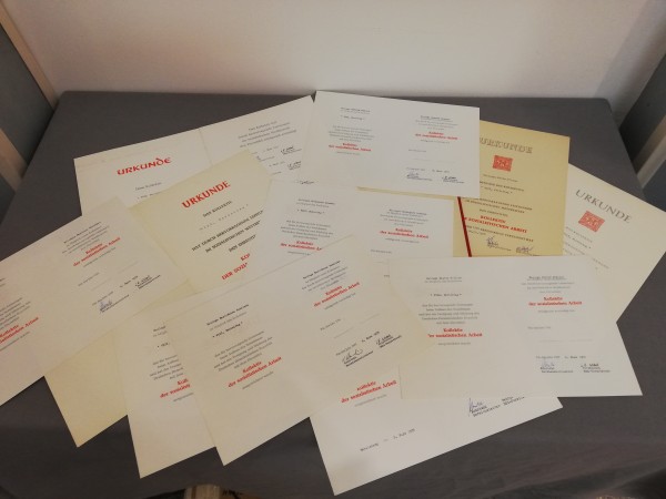 DDR Urkunden des Kollektives VIII. Parteitag