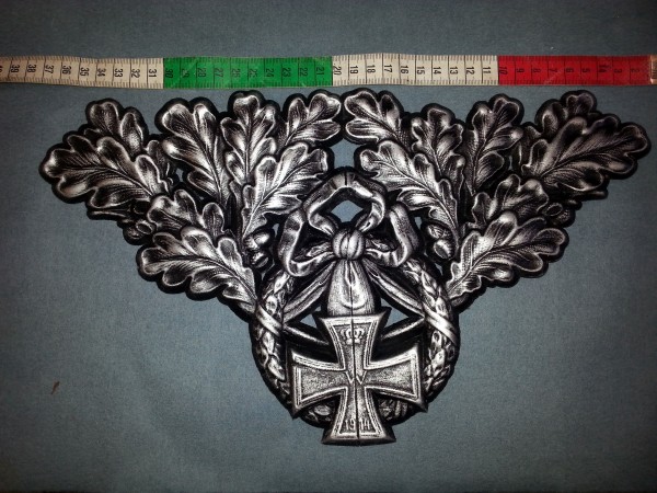 Wanddekoartion, Pappmache, mit Eisernem Kreuz 1914, altsilber