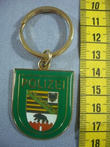 Sachsen-Anhalt: Schlüsselanhänger, Polizei Sachsen- Anhalt, Metall,  wie das Armabzeichen