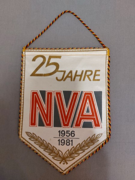 DDR Tischfahne/ Tischwimpel 25 Jahre NVA 1956-1981