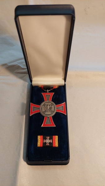 Bundeswehr Ehrenkreuz in Silber für hervorragende Einzeltat komplett