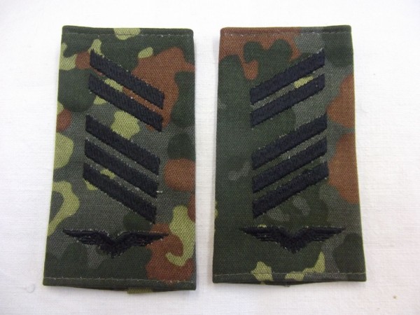 Rangschlaufen Oberstabsgefreiter schwarz auf Flecktarn mit Schwinge