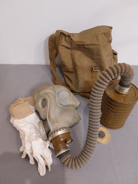 DDR UdSSR Gasmaske SchMS & PRV-U RSH 4 Größe 2 mit Filter, Tasche usw. Original