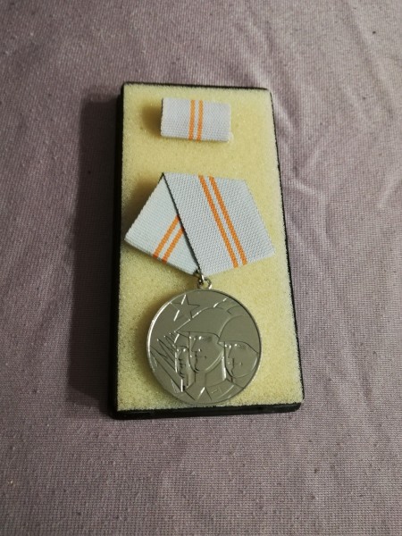 DDR Medaille der Waffenbrüderschaft in silber 209d