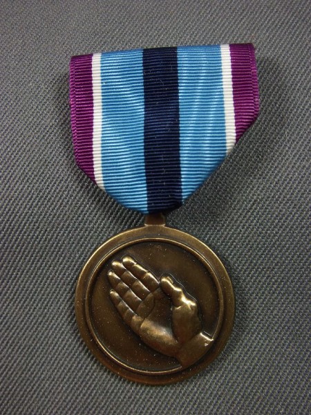 Humaniterian Service Medal im Pappetui