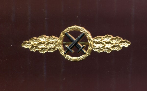 Orden 1939 / 1957 Frontflugspange für Schlachtflieger in Gold ohne Auflage