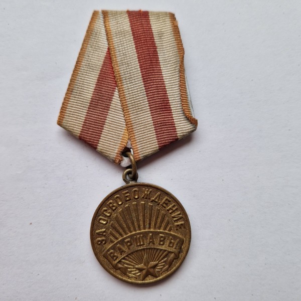 Medaille für die Befreiung von Warschau 1.Modell am neuen Band