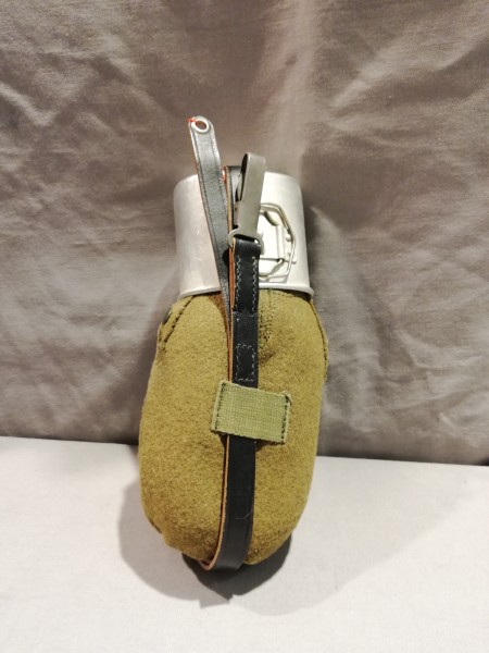 Rumänien Feldflasche mit Filz Bezug, Becher und Riemen - Alt Original