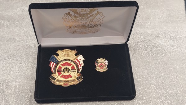 District of Columbia Fire and EMS Department - We will never forget Abzeichen und Pin in Etui