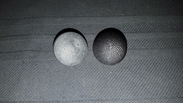 Knopf 19mm gekörnt altsilber lange Öse