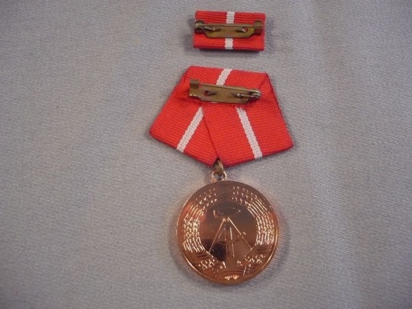 Medaille für treue Dienste in den Kampfgruppen der Arbeiterklasse, in Bronze