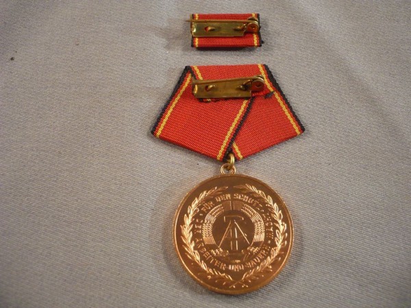 Verdienstmedaille der Nationalen Volksarmee in Bronze