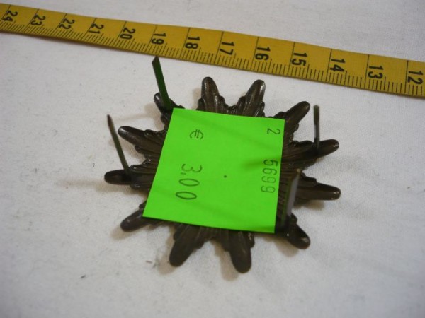 Niedersachsen: Mützenstern, Polizei, Metall, nur die Unterlage