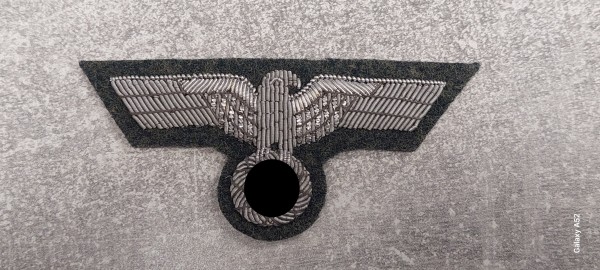 Mützenadler Heer für Offiziere in silber auf feldgrau handgestickt