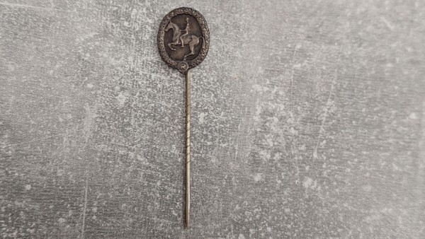 3.Reich Deutsches Reiterabzeichen mit R Miniatur in silber Hersteller Lauer