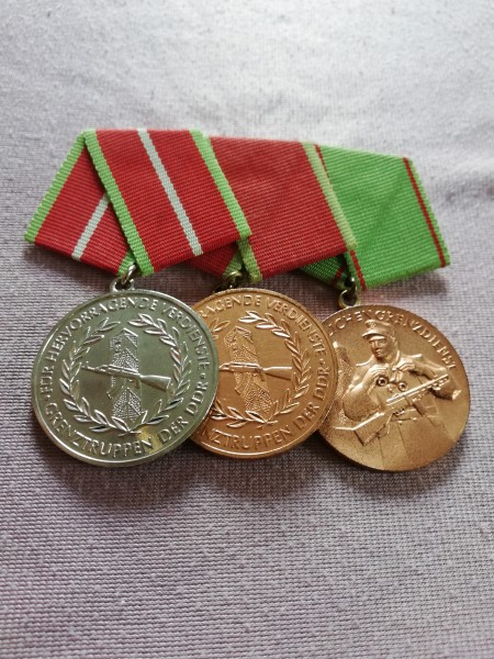 DDR Ordensspange Hervorragende Verdienste Grenztruppen bronze - silber - vorbildlichen Grenz