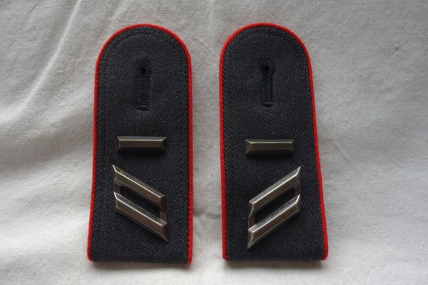 Schulterklappen Obergefreiter dunkelgrau Artillerie