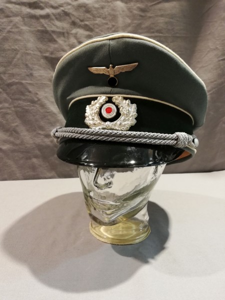 Wehrmacht Heer Schirmmütze für Offiziere der Infanterie mit Abzeichen Größe 61