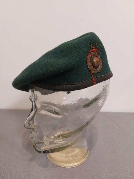 British Barett Royal Marines mit Abzeichen Größe 58 Original