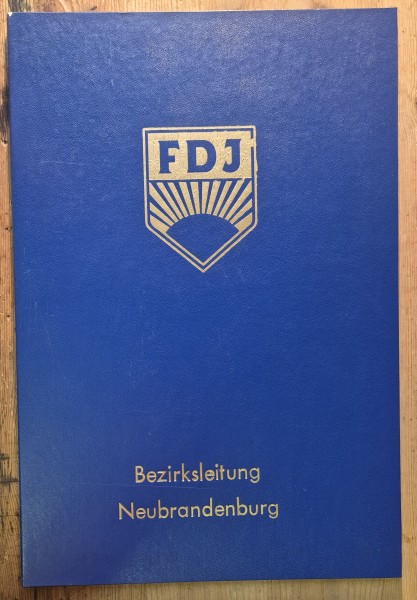 DDR Urkundenmappe FDJ Bezirksleitung Neubrandenburg 31,5cm x 21,5cm