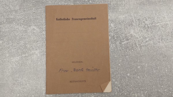 Beitragsliste der katholischen Frauengemeinschaft nach 1945 mit Eintragungen
