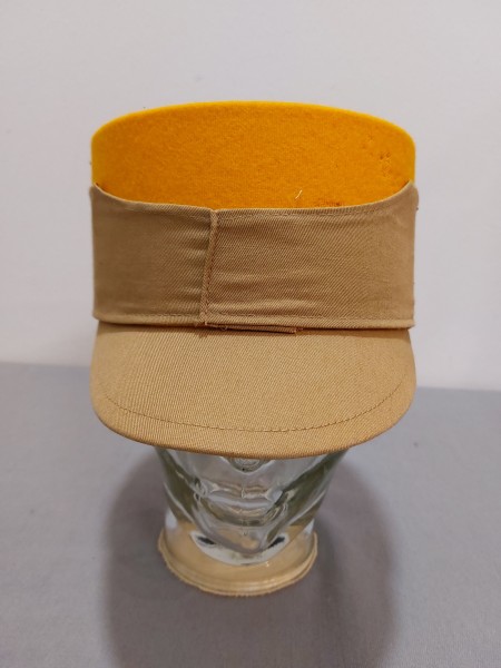 3.Reich Kappe der SA, braun mit Gebietsfarbe Elbe und Neckar orangelgelb Grösse 57