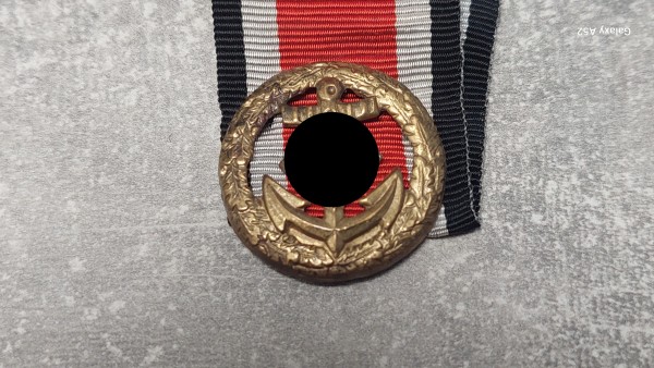 Kriegsmarine Ehrenblattspange mit original Werkzeug hergestellt und FEUERVERGOLDET