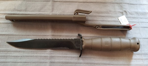 Kampfmesser Hersteller Glock, oliv mit Säge