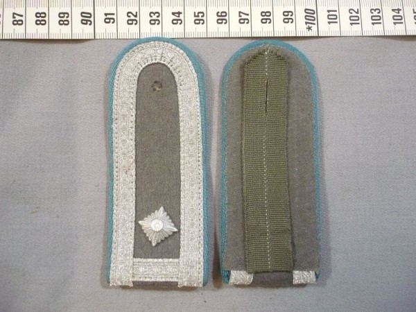 Schulterklappen, Luftstreitkräfte, Feldwebel, 1 silberner Sterne, mit Schlaufen, Neu