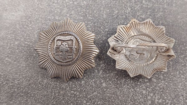 DDR Mützenabzeichen Volkspolizei- VoPo bis 1949 Brandenburg, silber 31mm mit Wappen