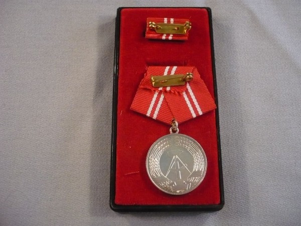 Medaille für treue Dienste in den Kampfgruppen der Arbeiterklasse, in Silber