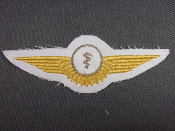 Tätigkeitsabzeichen Fliegerarzt bronze auf weiß