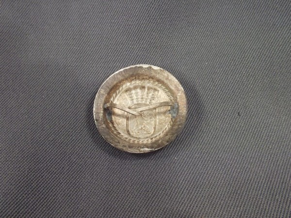 Berlin: Tschakosternauflage, Polizei Berlin, Messing versilbert *+Mauerkrone+*