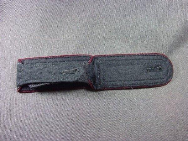 Schulterklappen Stabsunteroffizier, ABC-Abwehrtruppe, dunkelgrau mit Lasche