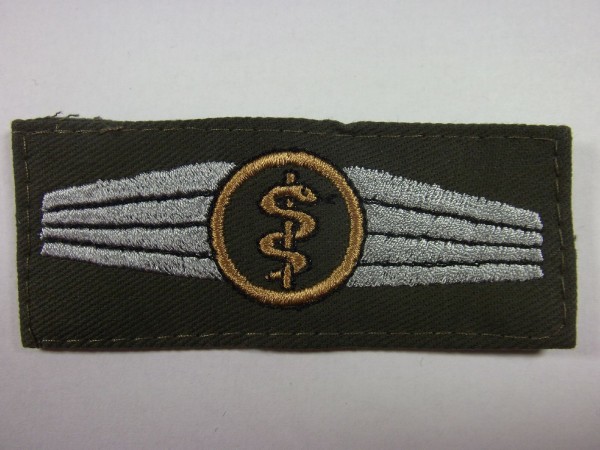 Tätigkeitsabzeichen, Sanitätspersonal, bronze auf oliv