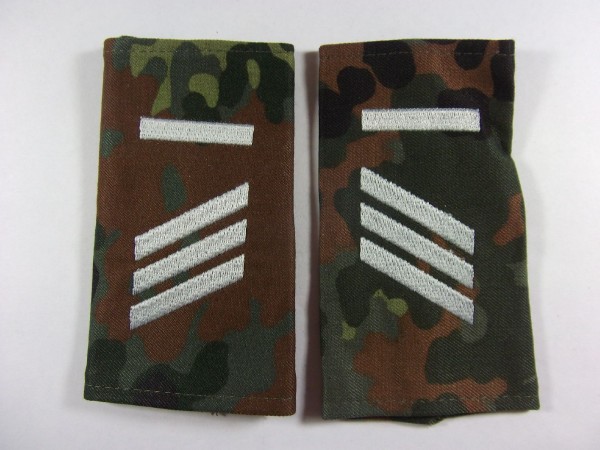Rangschlaufen Hauptgefreiter UA, weiß auf Flecktarn