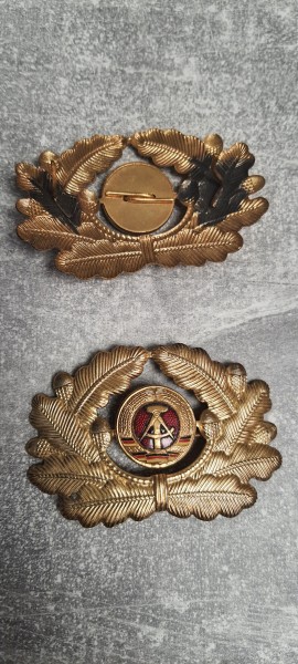 DDR Mützenkranz mit Kokarde NVA Volksmarine Metall gold 2-teilig - Selten