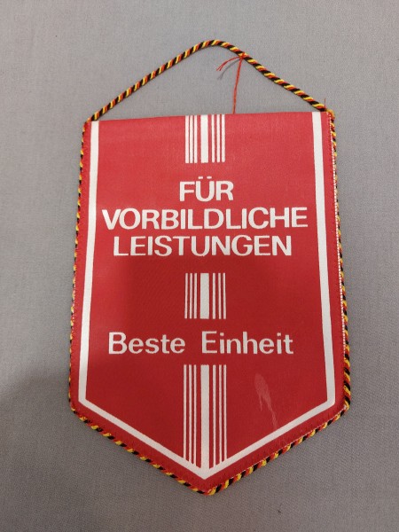 DDR Tischfahne/ Tischwimpel Für vorbildliche Leistungen Beste Einheit