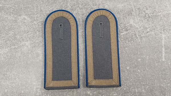 Bundeswehr Schulterklappen Stabsunteroffizier Sanitäter Sanitätstruppe mittelgrau ohne Lasche