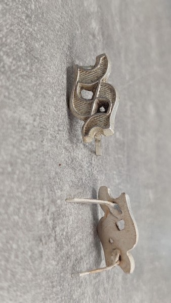 Wehrmacht Schulterklappenauflage " S " für Schule silber