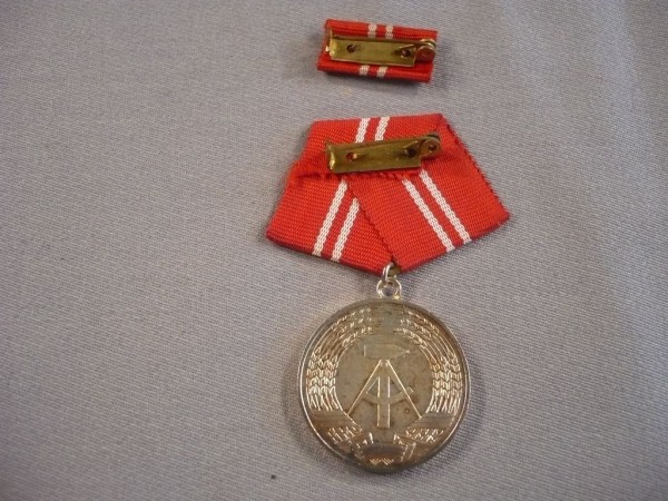 Medaille für treue Dienste in den Kampfgruppen der Arbeiterklasse, in Silber