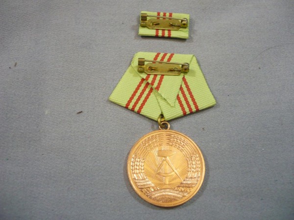 Medaille für treue Dienste in den bewaffneten Organen des Ministeriums des Innern, in Bronze