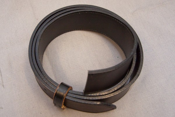 Allgemein: Hosengürtel, Leder schwarz, ohne Schloss, 120 cm, Neu
