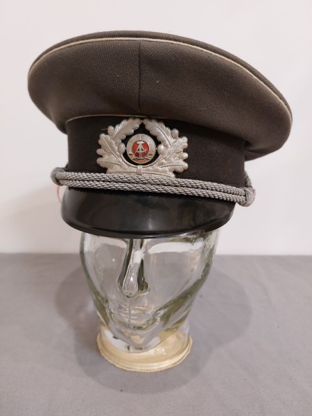 DDR Schirmmütze Offizier NVA Landstreitkräfte Größe 55 hergestellt 1970