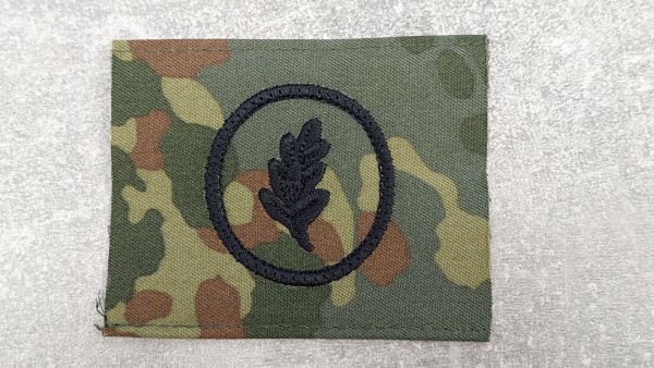 Bundeswehr Einzelkämpferabzeichen I - Führer einer auf sich gestellten Truppe schwarz auf flecktarn