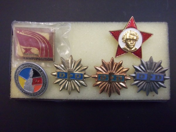 Plakettensatz, DFD gold, bronze und silber, Kampfposition X, 2x Sowjetunion 