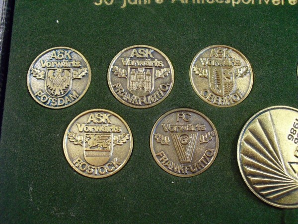Medaillensatz für 30 Jahre Armeesportvereinigung Vorwärts 1956- 1986