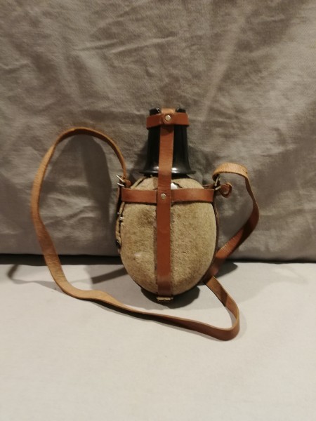 DDR Feldflasche Labeflasche mit Beriemung