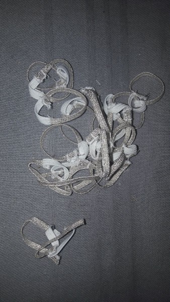 Aufschiebeschlaufe, Flachlitze 4cm bis 5cm Durchgangsweite 3mm breit, silber